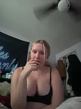 Itssmequinn  live sex cam