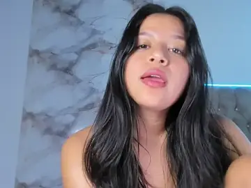 Clara4w  live sex cam