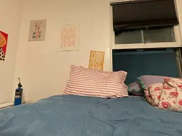 Curliegirlie  live sex cam