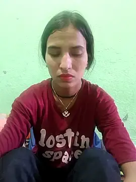 Priya7579  live sex cam