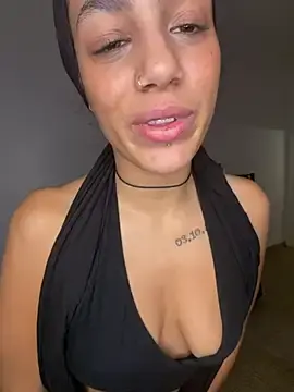 Nadiabnssd  live sex cam