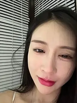 Yiyi_3523  live sex cam