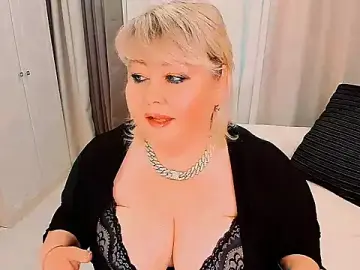 BIGTITSBBW  live sex cam