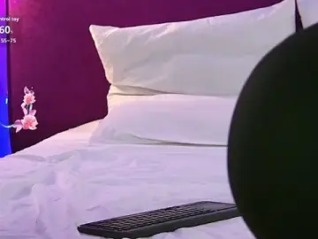CelineHuddson  live sex cam