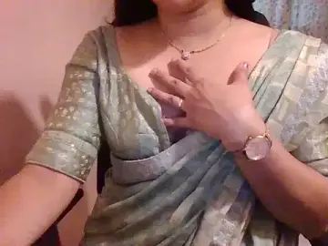 Diya_04  live sex cam