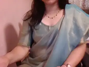 Diya_04  live sex cam