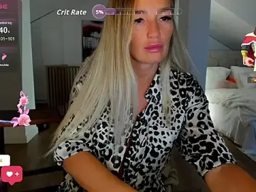 Yourhotqueeen  live sex cam