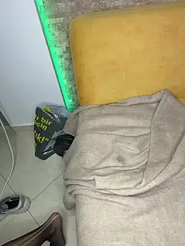 Esmerbebek777  live sex cam