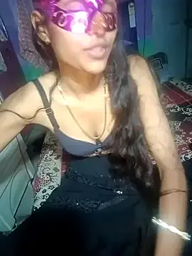 Taniyaacouple  live sex cam