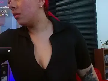 Vikkin_m  live sex cam