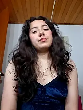Emi_chik  live sex cam