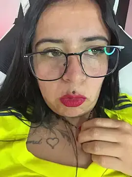 Devilsweet17  live sex cam