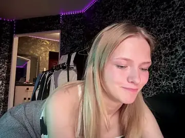 KaseyVentur  live sex cam