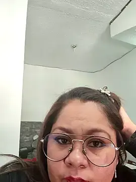 Lia_taylor22  live sex cam