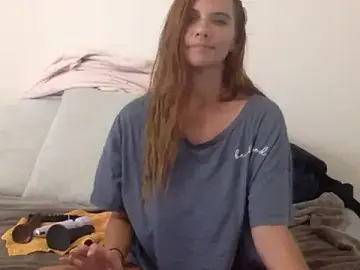 XxAlexiiaxX  live sex cam
