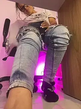 Kattyfeet  live sex cam