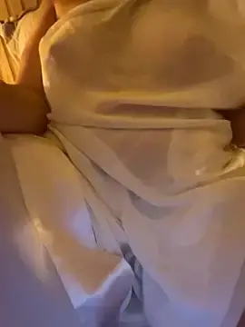 Victoria-timide  live sex cam
