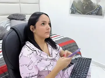 Chloelarsons  live sex cam