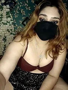 Queen-Naina  live sex cam