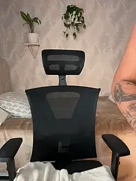 Sara-Evans  live sex cam