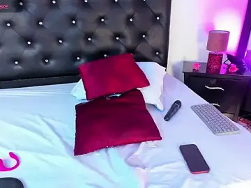 Queenie_staar  live sex cam