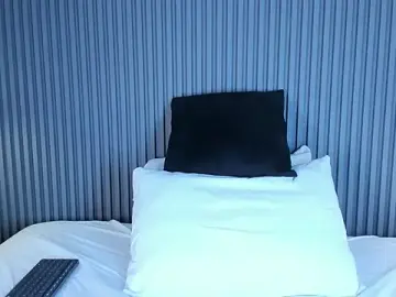 MiaCollson  live sex cam