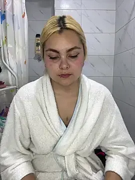 Pretty_Juls  live sex cam