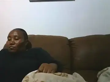 Ebonytitts4u  live sex cam
