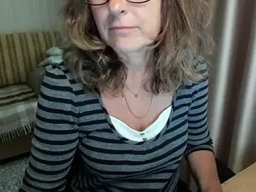Lauraoven  live sex cam