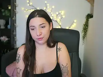 Caylinn18  live sex cam