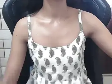 Mayra4U  live sex cam