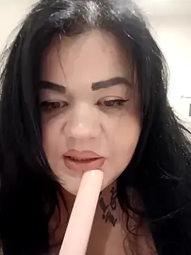 Mami876  live sex cam
