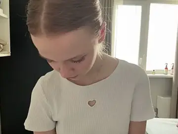 HelenaSuto  live sex cam