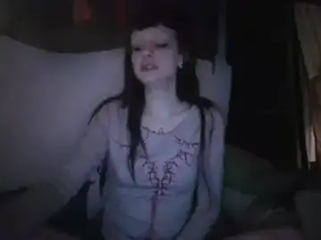 SmokeyBat13  live sex cam