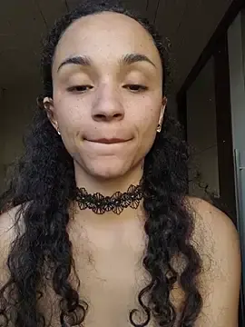 FIOLIKLARA  live sex cam