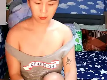 Kitty_Bear02  live sex cam