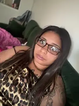 Popthaatart  live sex cam