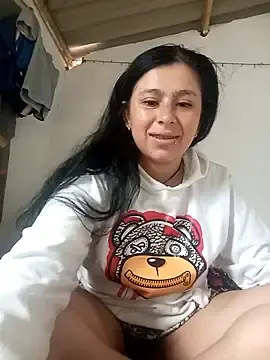 YouSexyWomen  live sex cam