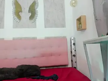 Cloeandtyfanny  live sex cam