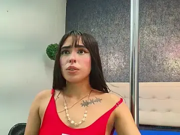 Cloeandtyfanny  live sex cam