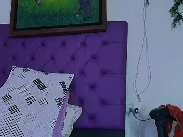 Cloeandtyfanny  live sex cam