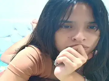 Cloeandtyfanny  live sex cam