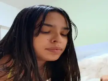 Cloeandtyfanny  live sex cam