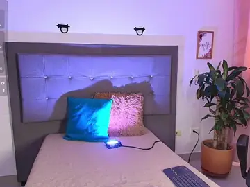 Kiara_noirr  live sex cam