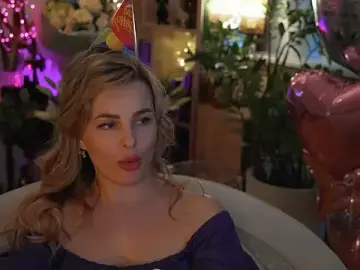 Lady--M  live sex cam