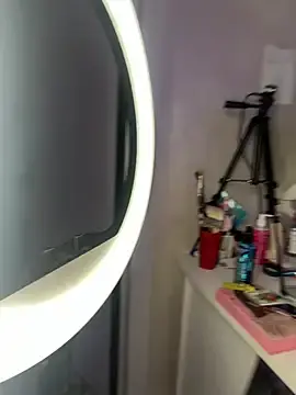 WhiteMinti  live sex cam