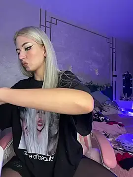 WhiteMinti  live sex cam