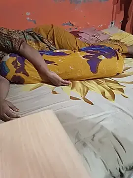 Jhunaki-Couple  live sex cam