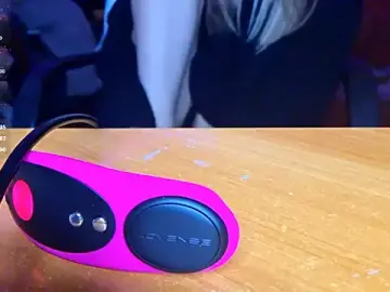 KarinRobertson  live sex cam