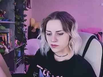 NaniMoore  live sex cam